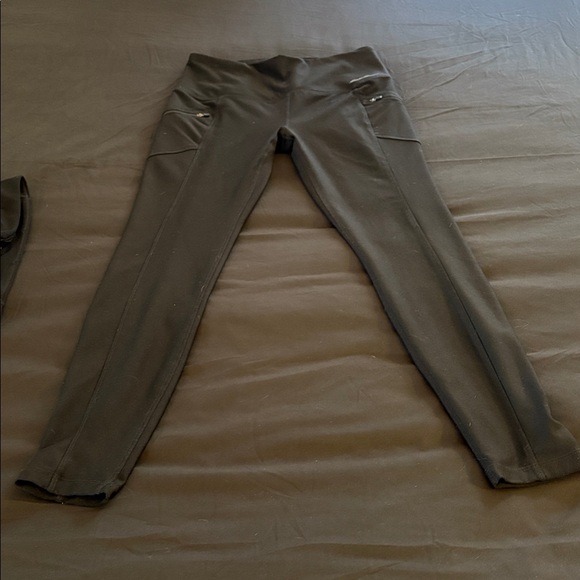 Eddie Bauer Black Trail Tight High-Waisted Leggings with Zippered Pockets-M - Picture 3 of 11